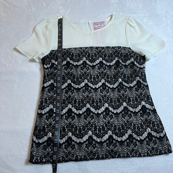 Romeo & Juliet Couture Crewneck Lace Chiffon Blouse Size Small NEW Lightweight - Picture 9 of 10